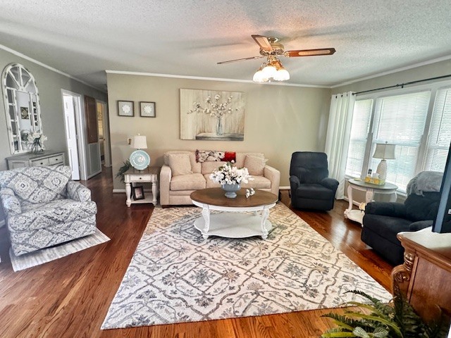 570 Gaines Cir