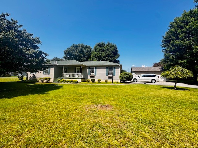 570 Gaines Cir