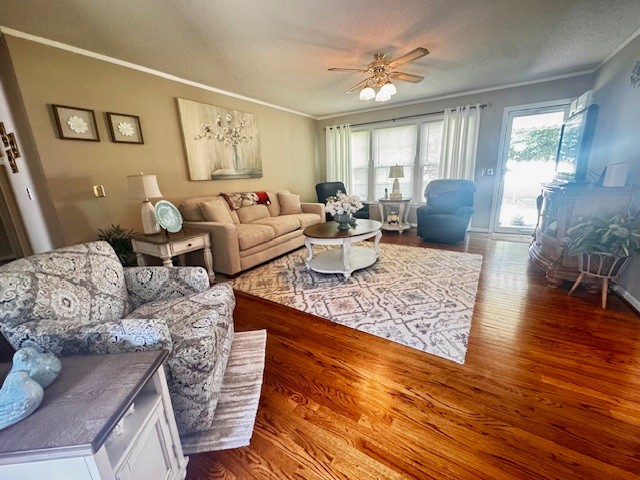 570 Gaines Cir