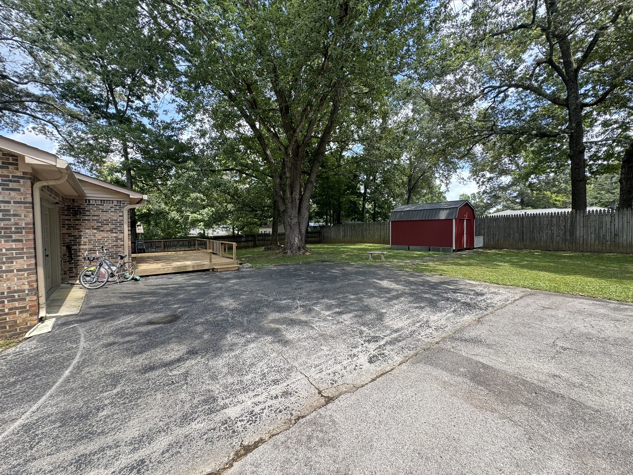 110 Larkway Dr