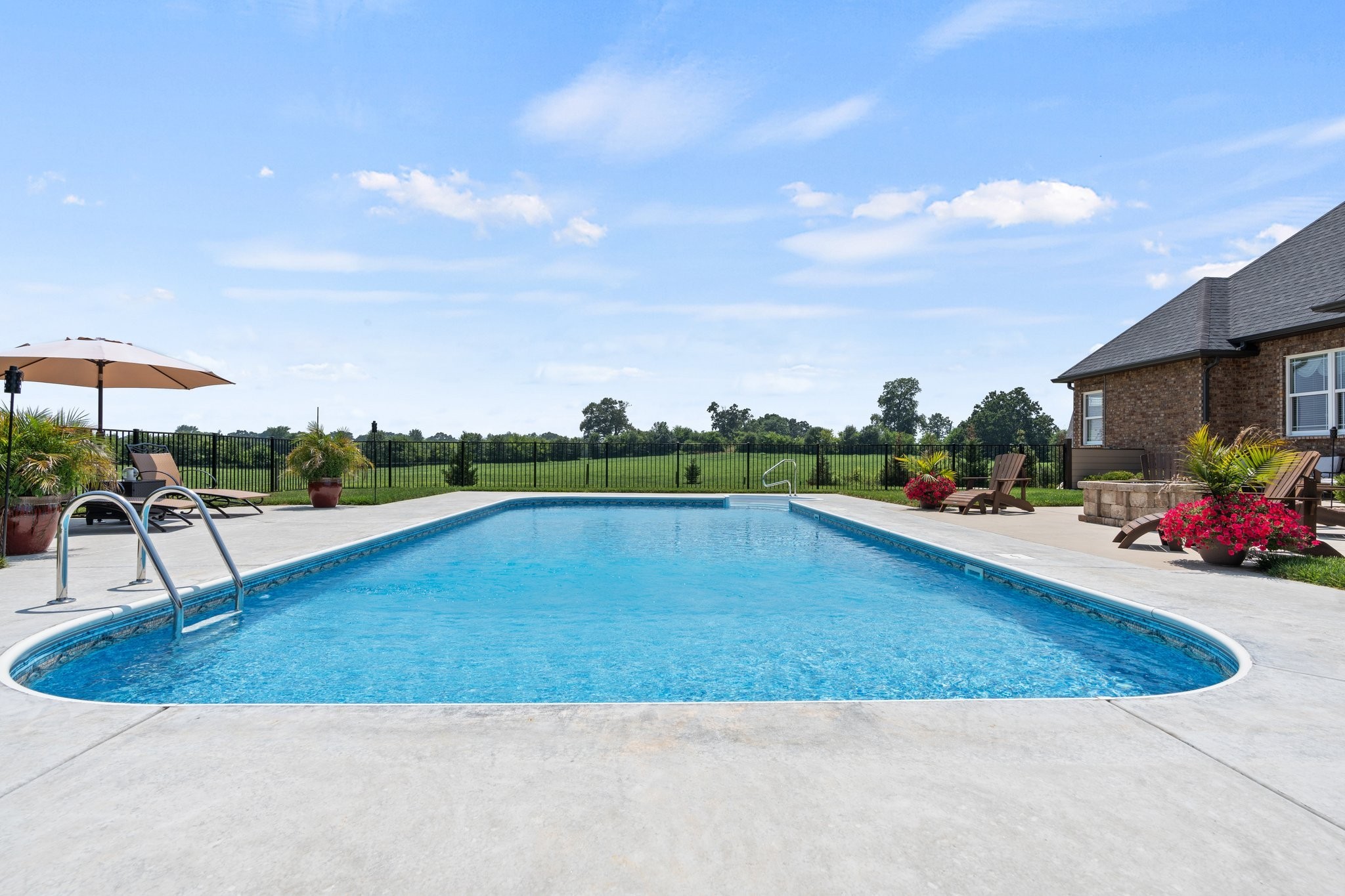 494 Cascade Dr