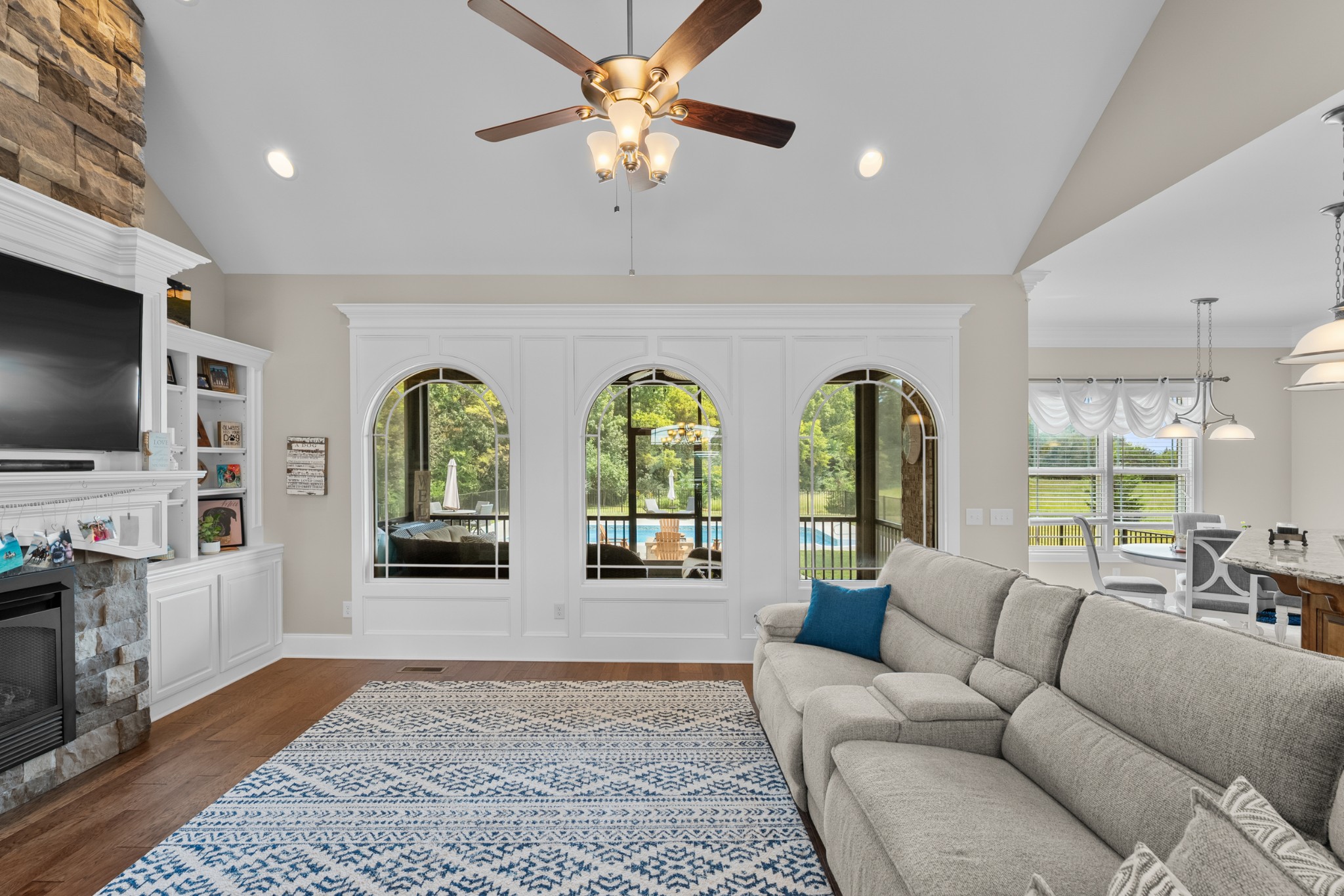 494 Cascade Dr