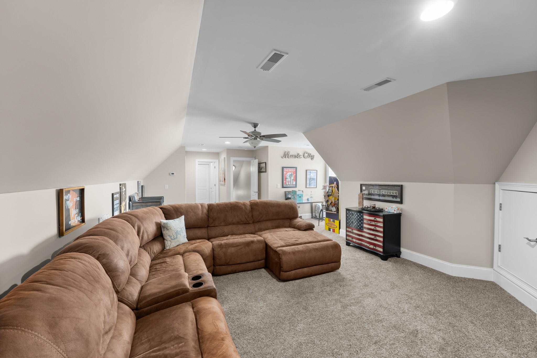 494 Cascade Dr