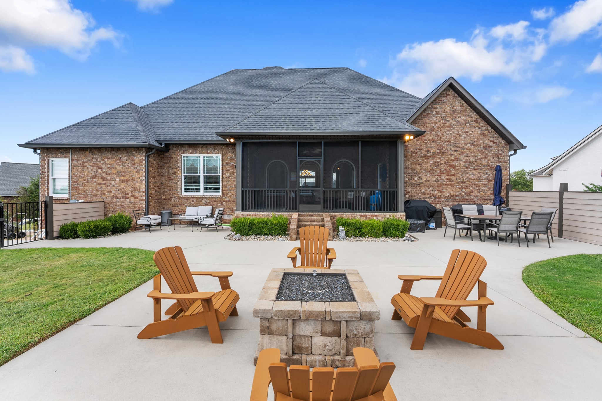 494 Cascade Dr