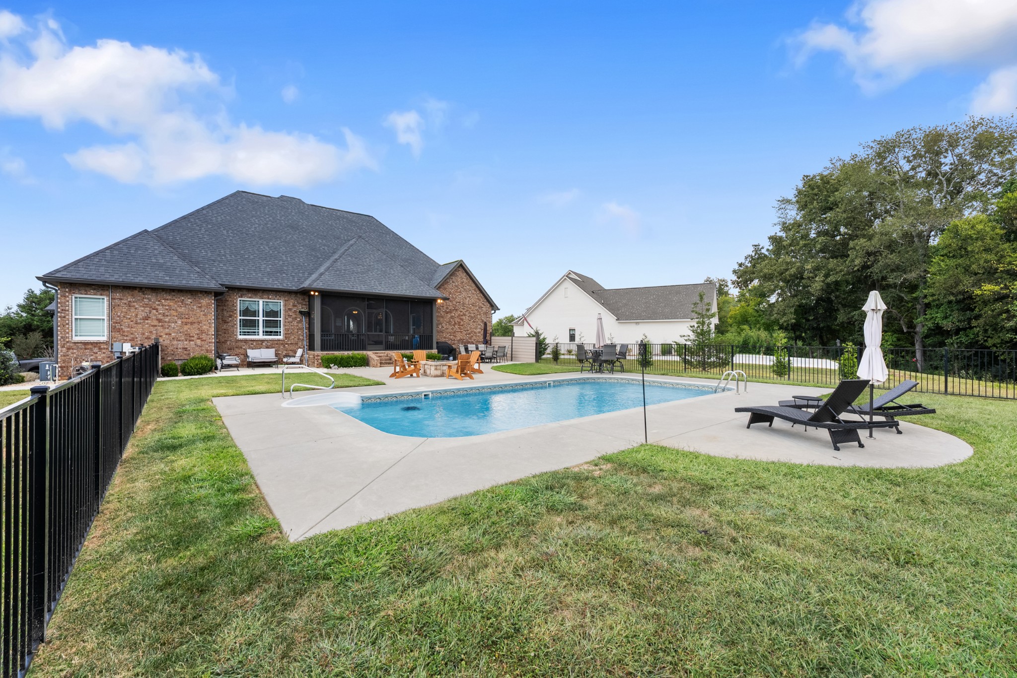 494 Cascade Dr