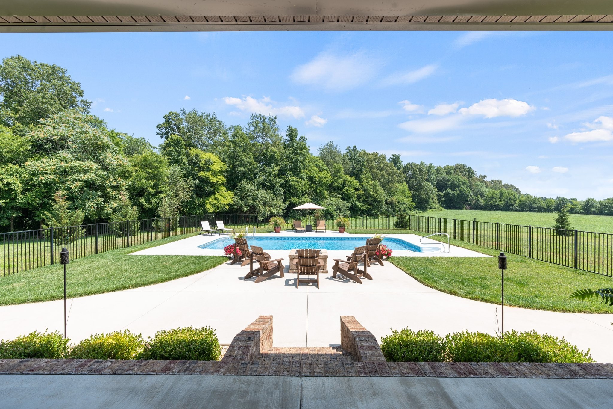494 Cascade Dr