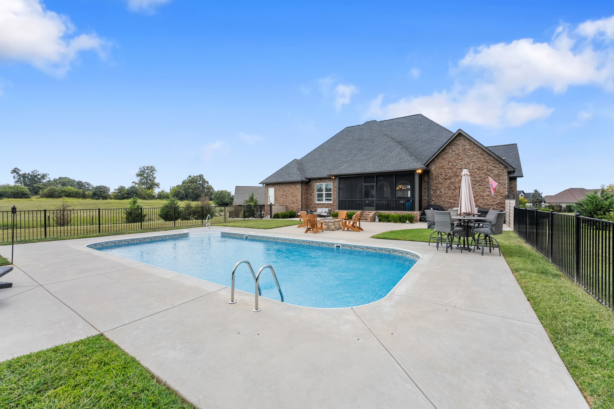 494 Cascade Dr