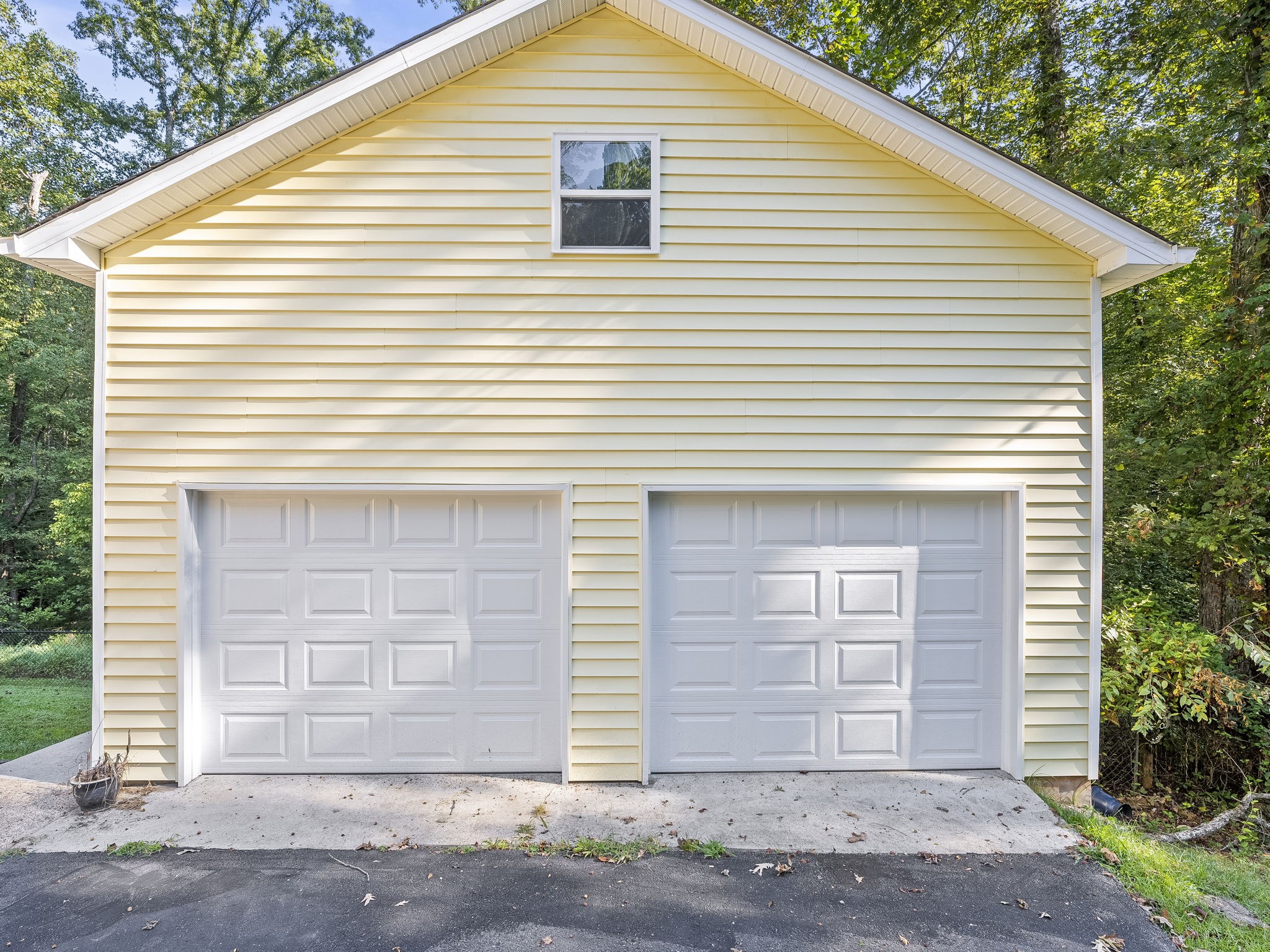 235 Lakeview St