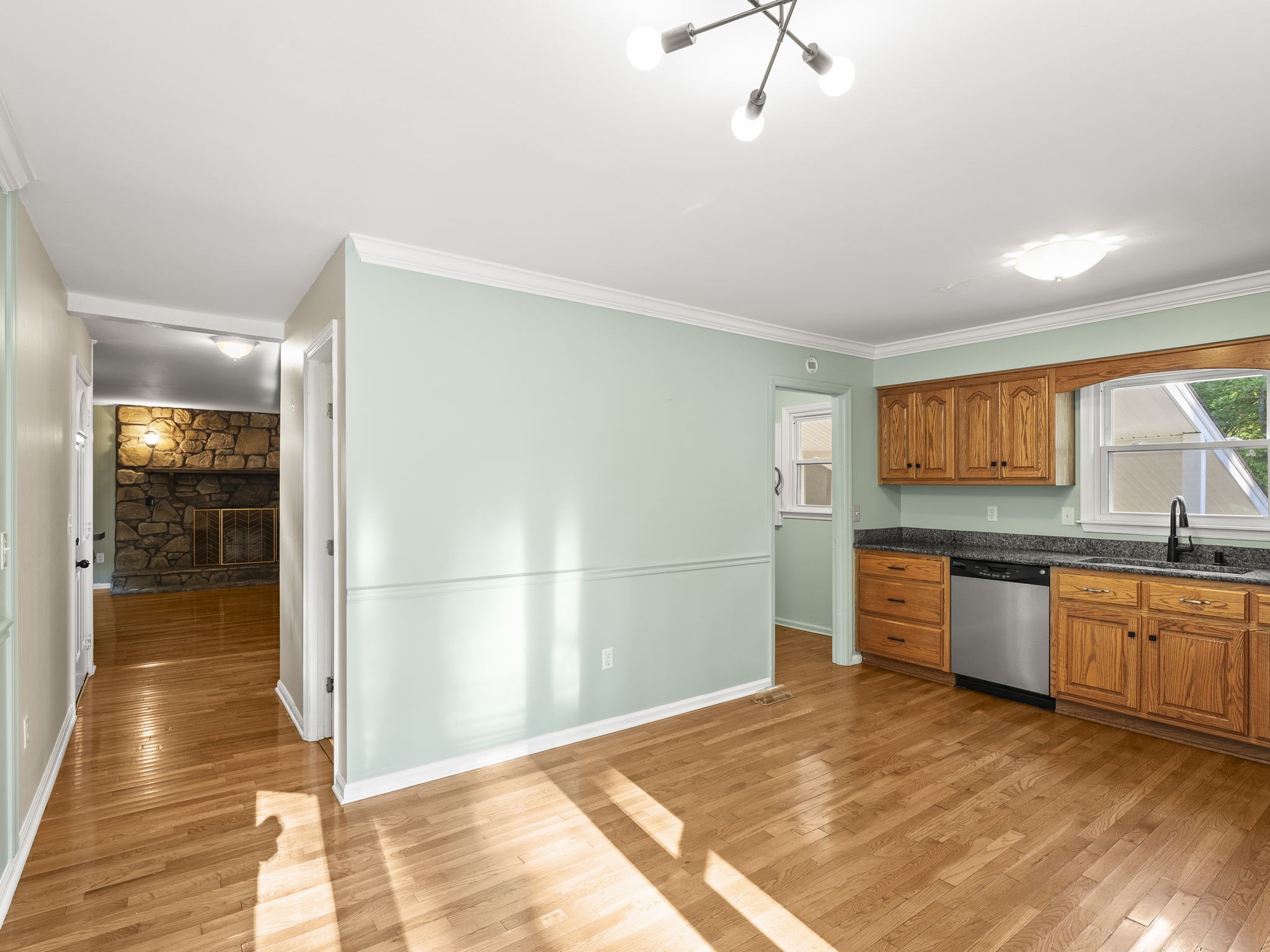 235 Lakeview St