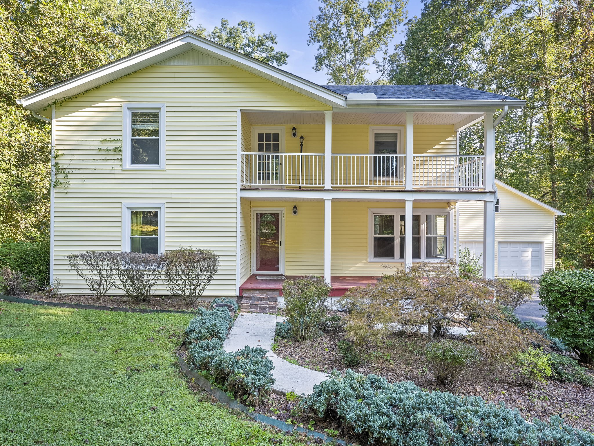 235 Lakeview St