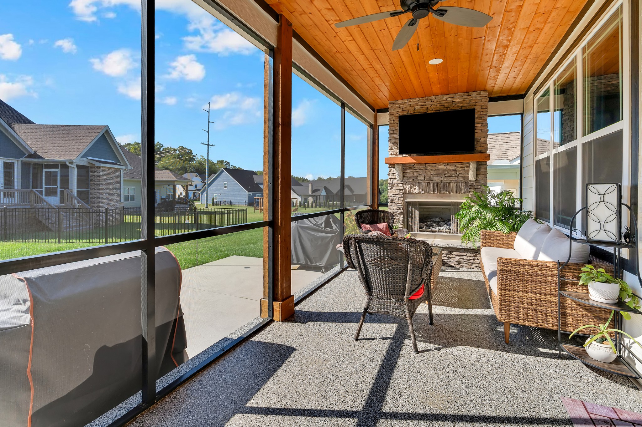 65 Pontoon Pl