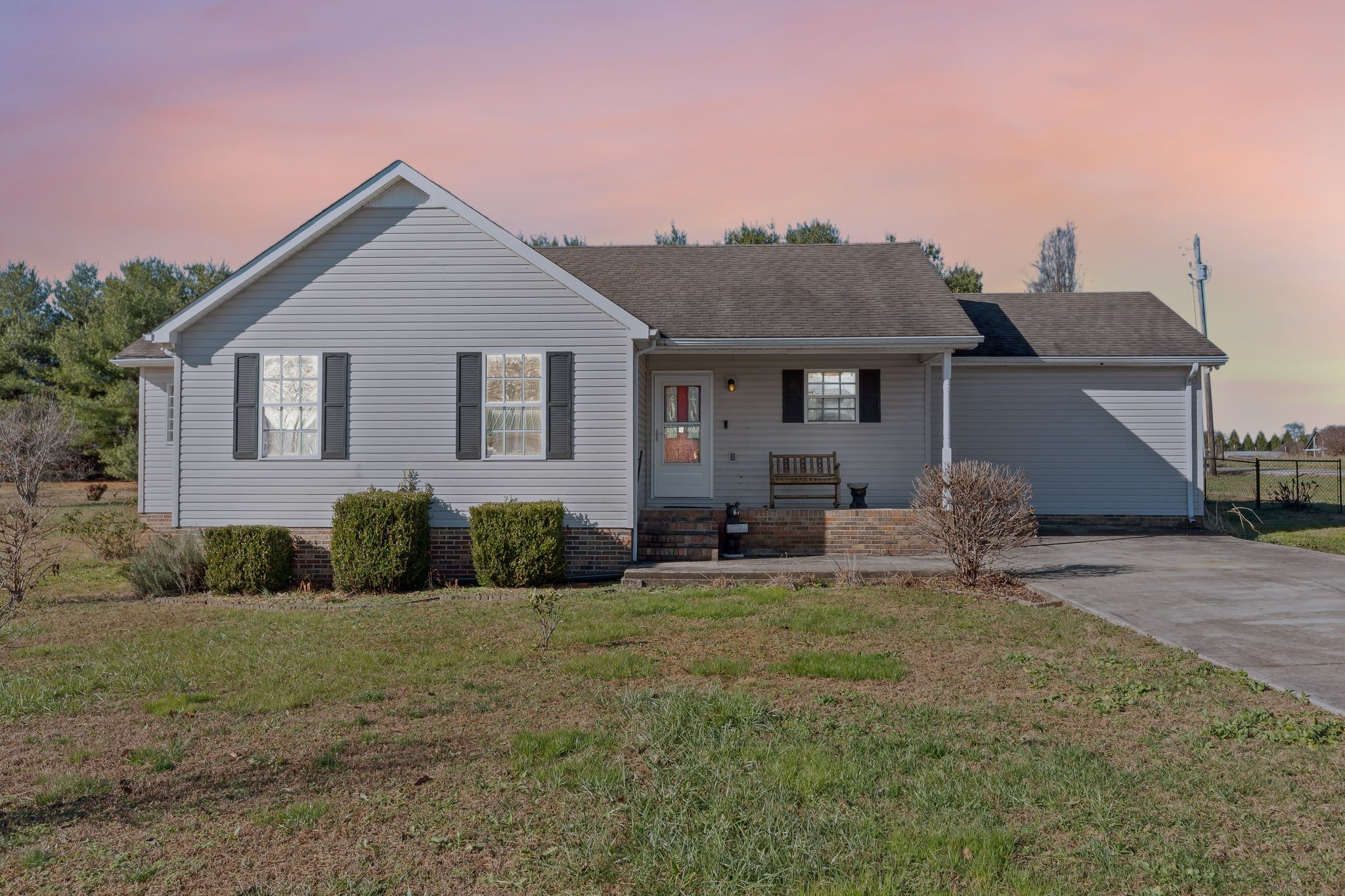 14 Hazelwood Ln