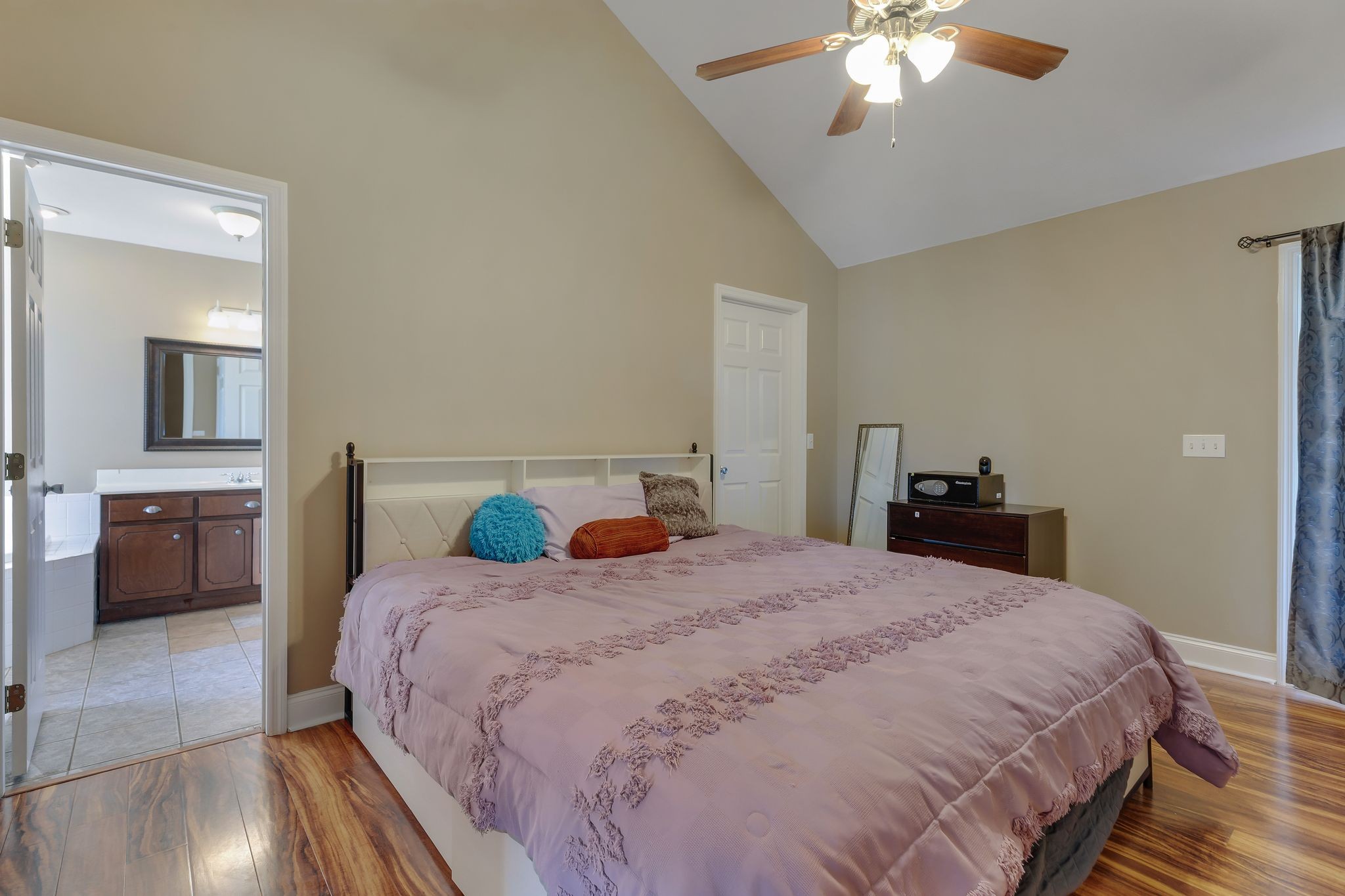 14 Hazelwood Ln