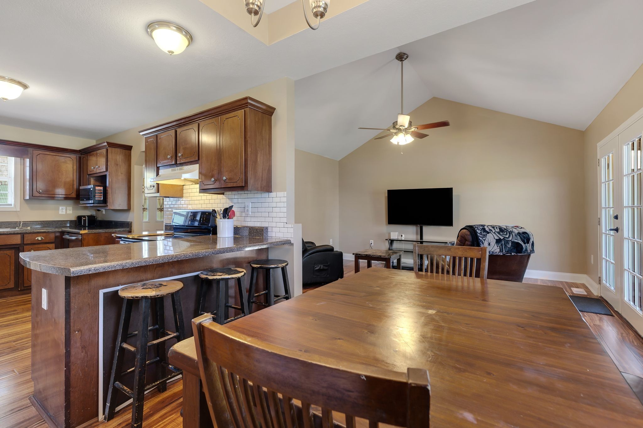 14 Hazelwood Ln