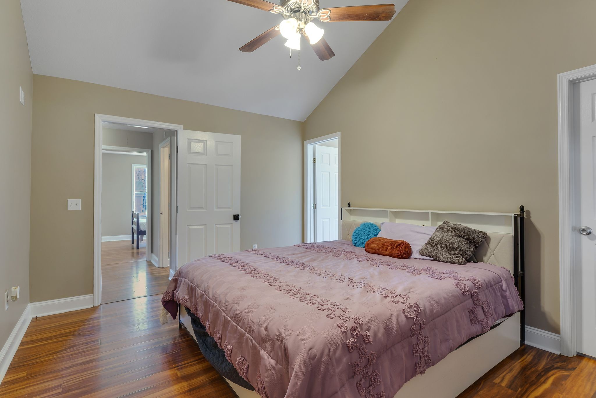 14 Hazelwood Ln