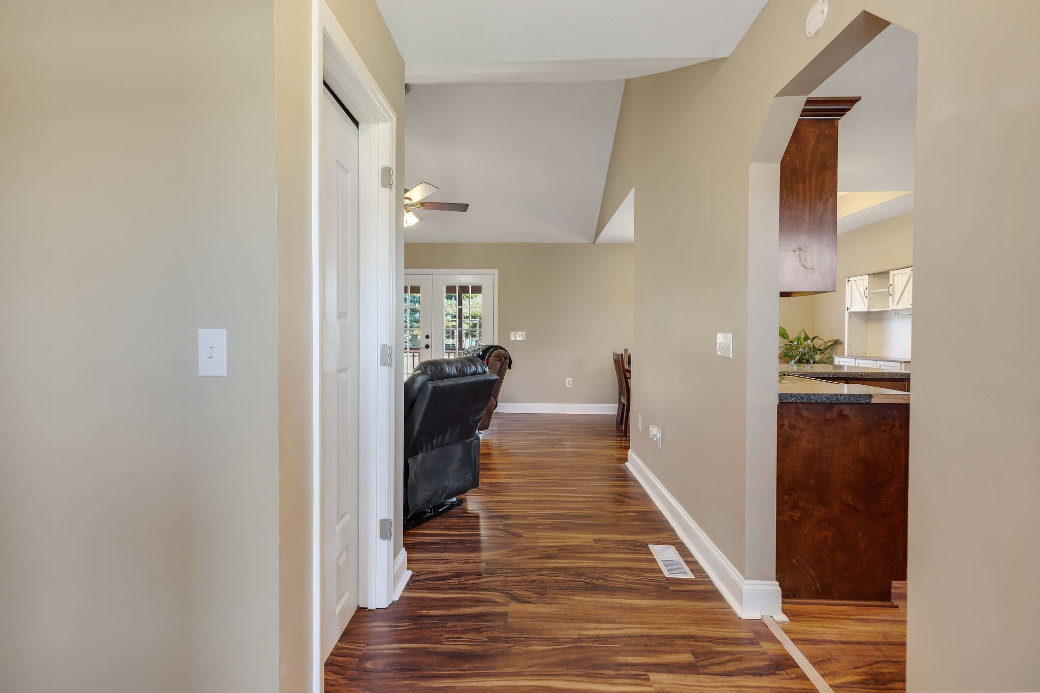 14 Hazelwood Ln