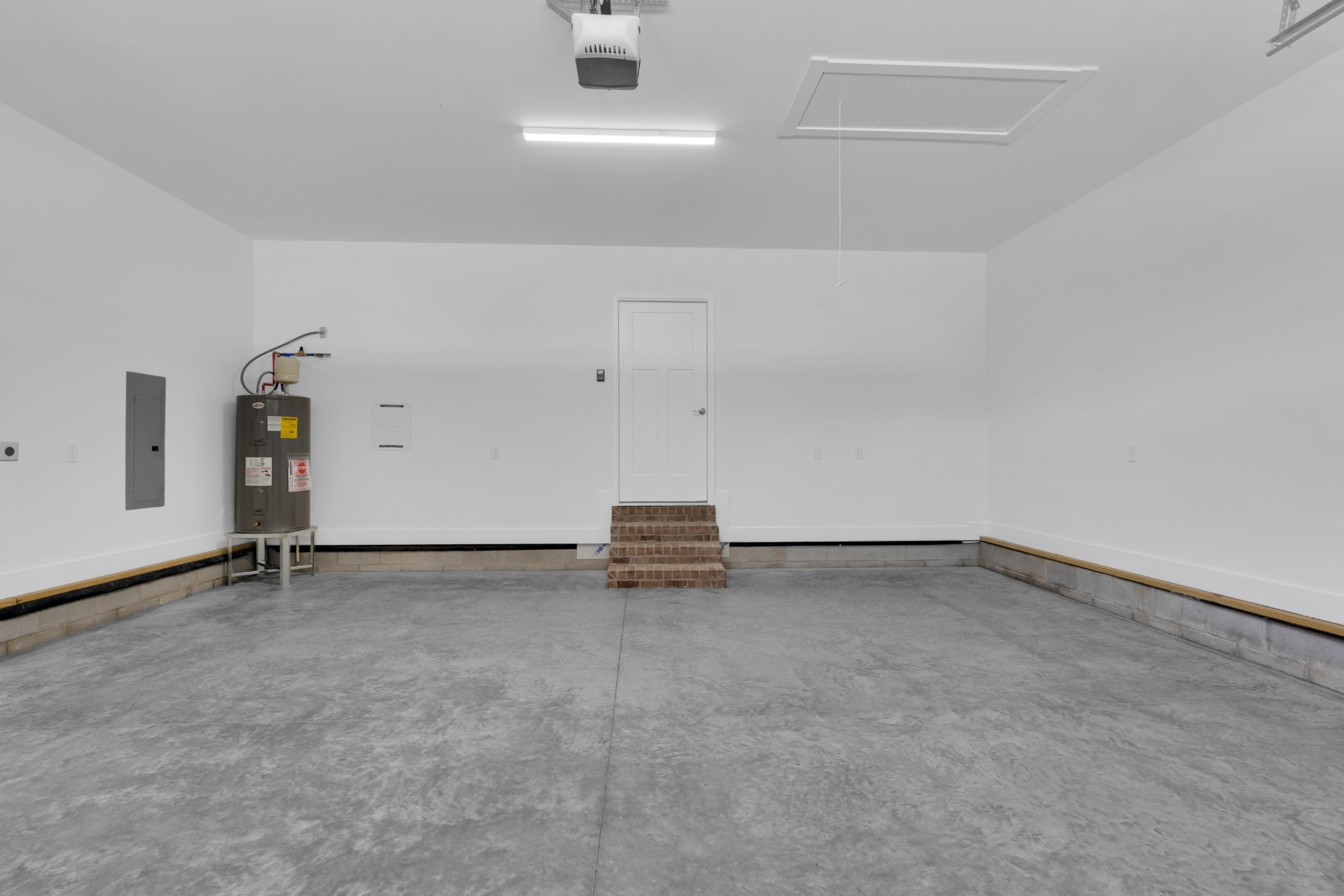8246 AEDC RD