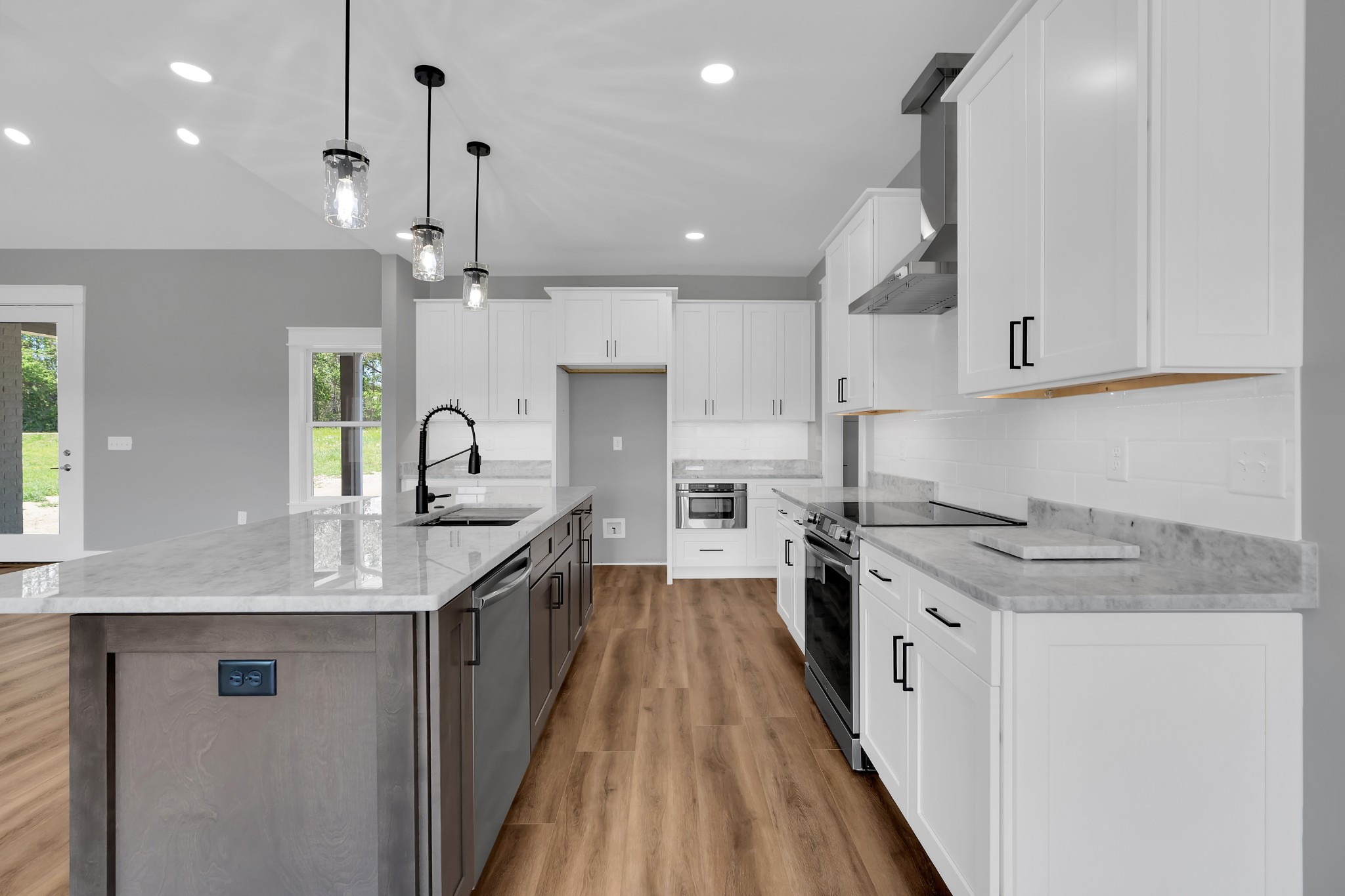 8246 AEDC RD