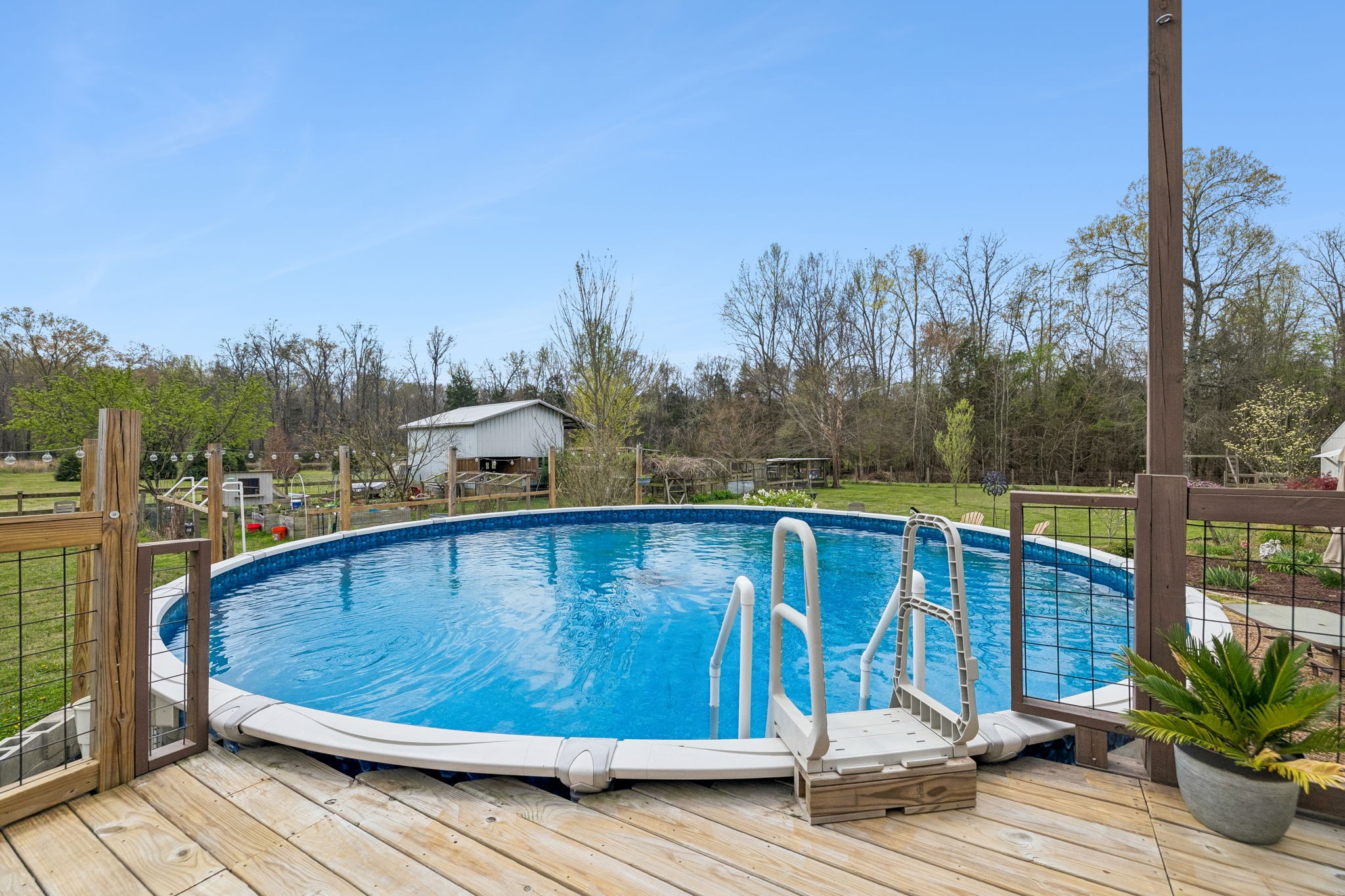 95 Floyd Ln