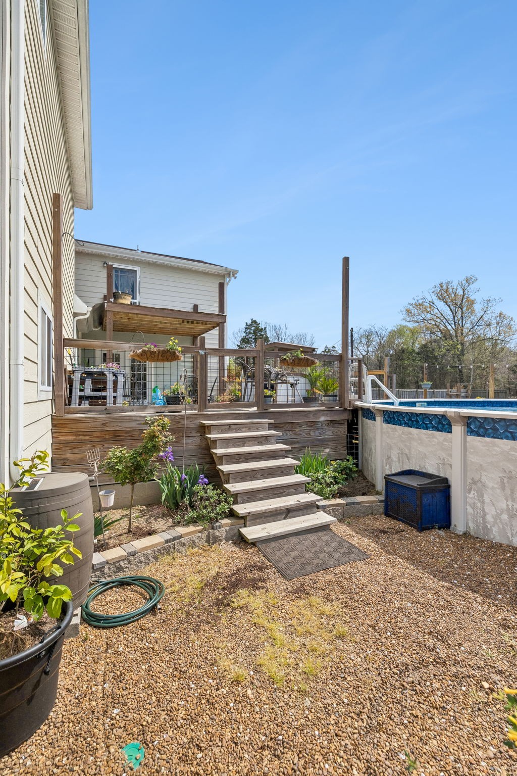 95 Floyd Ln