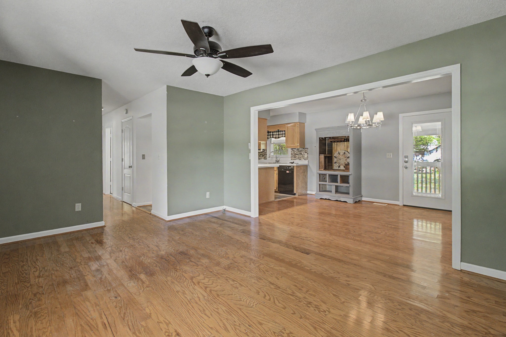 204 Scenic Cir