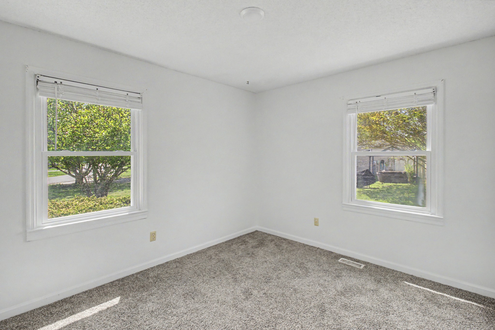204 Scenic Cir