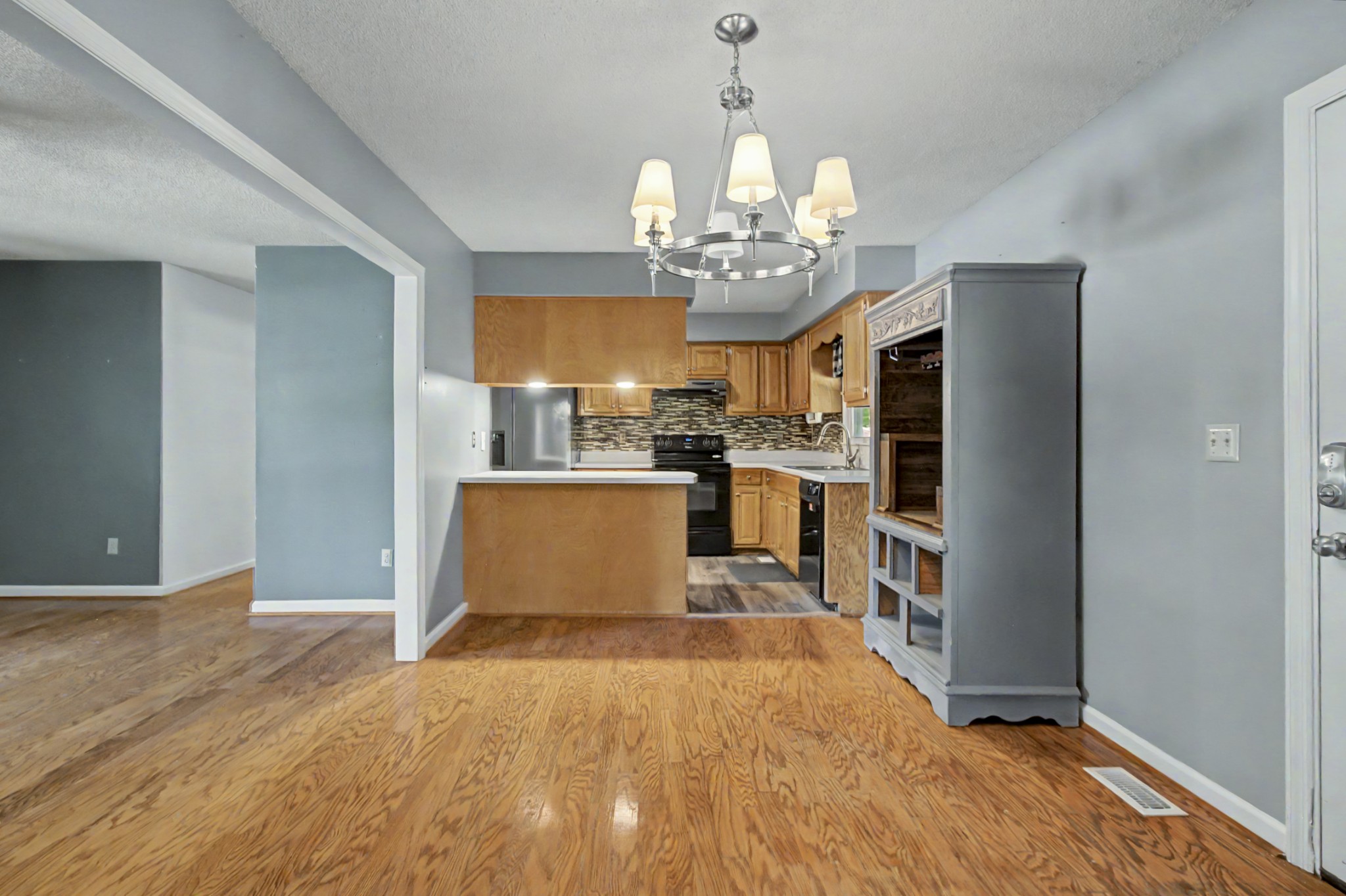 204 Scenic Cir