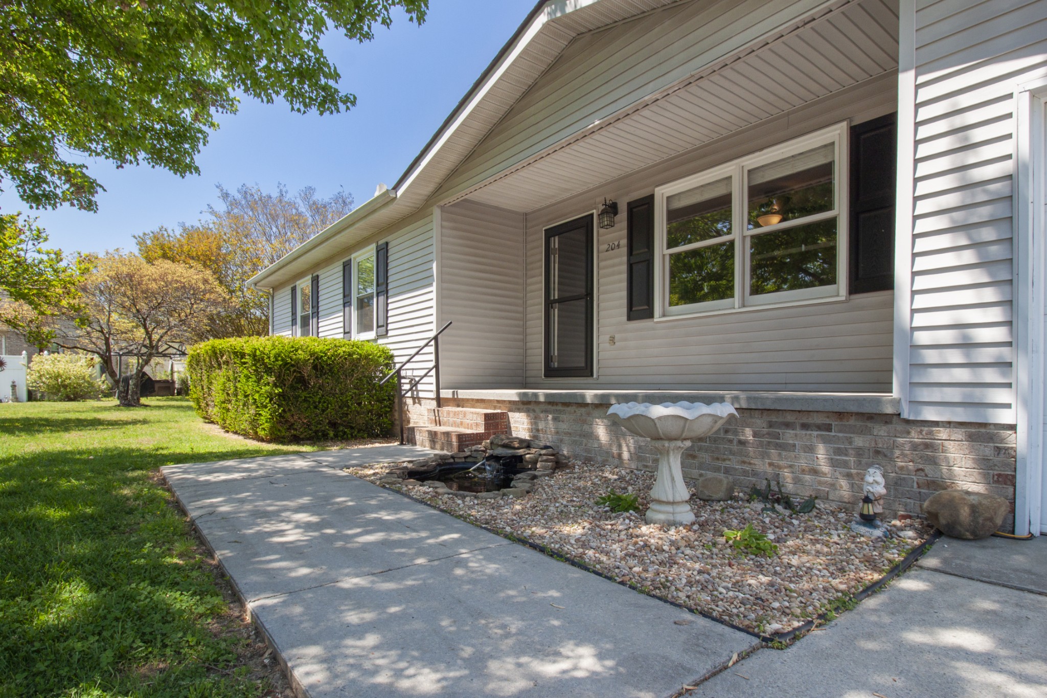 204 Scenic Cir