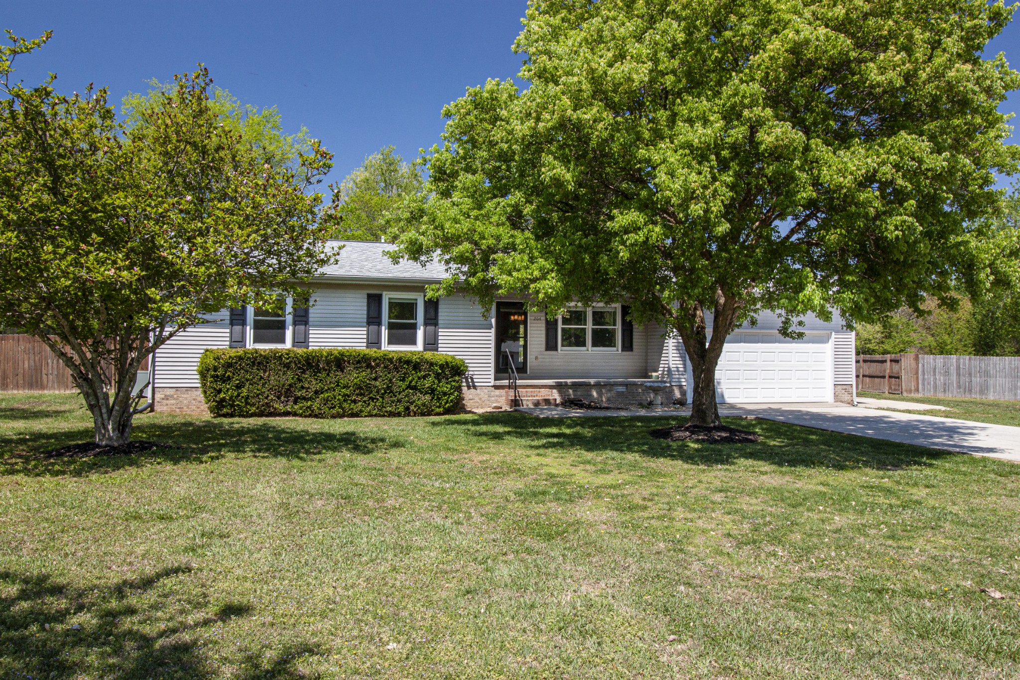 204 Scenic Cir