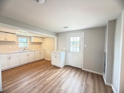 102 Hodges St, N