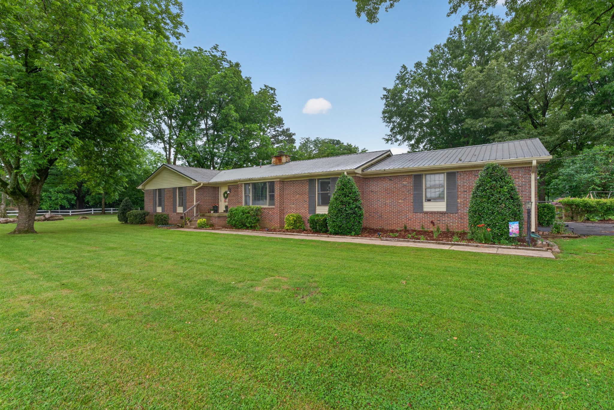 1405 Old Estill Springs Rd