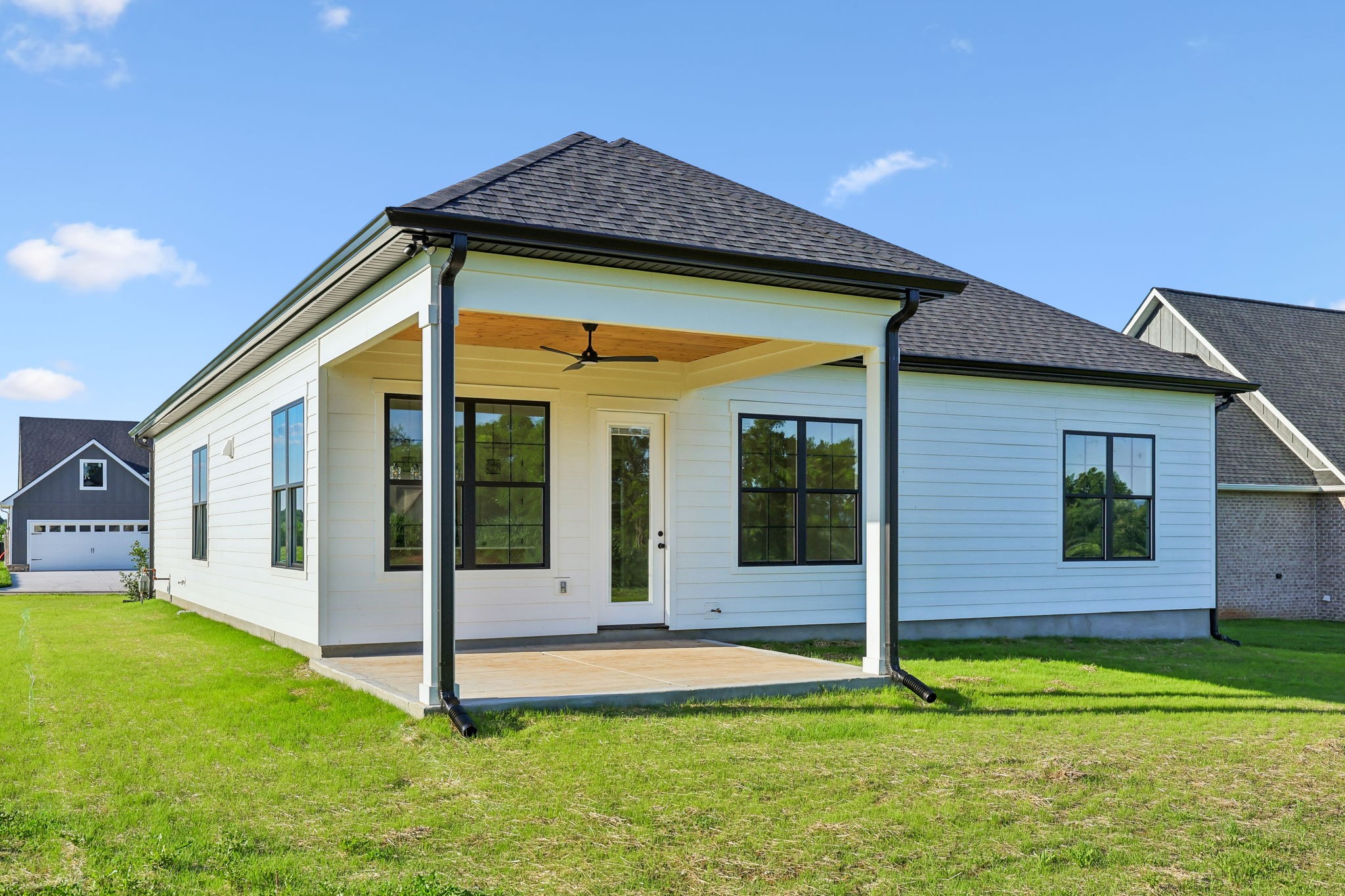 123 Lookout Dr