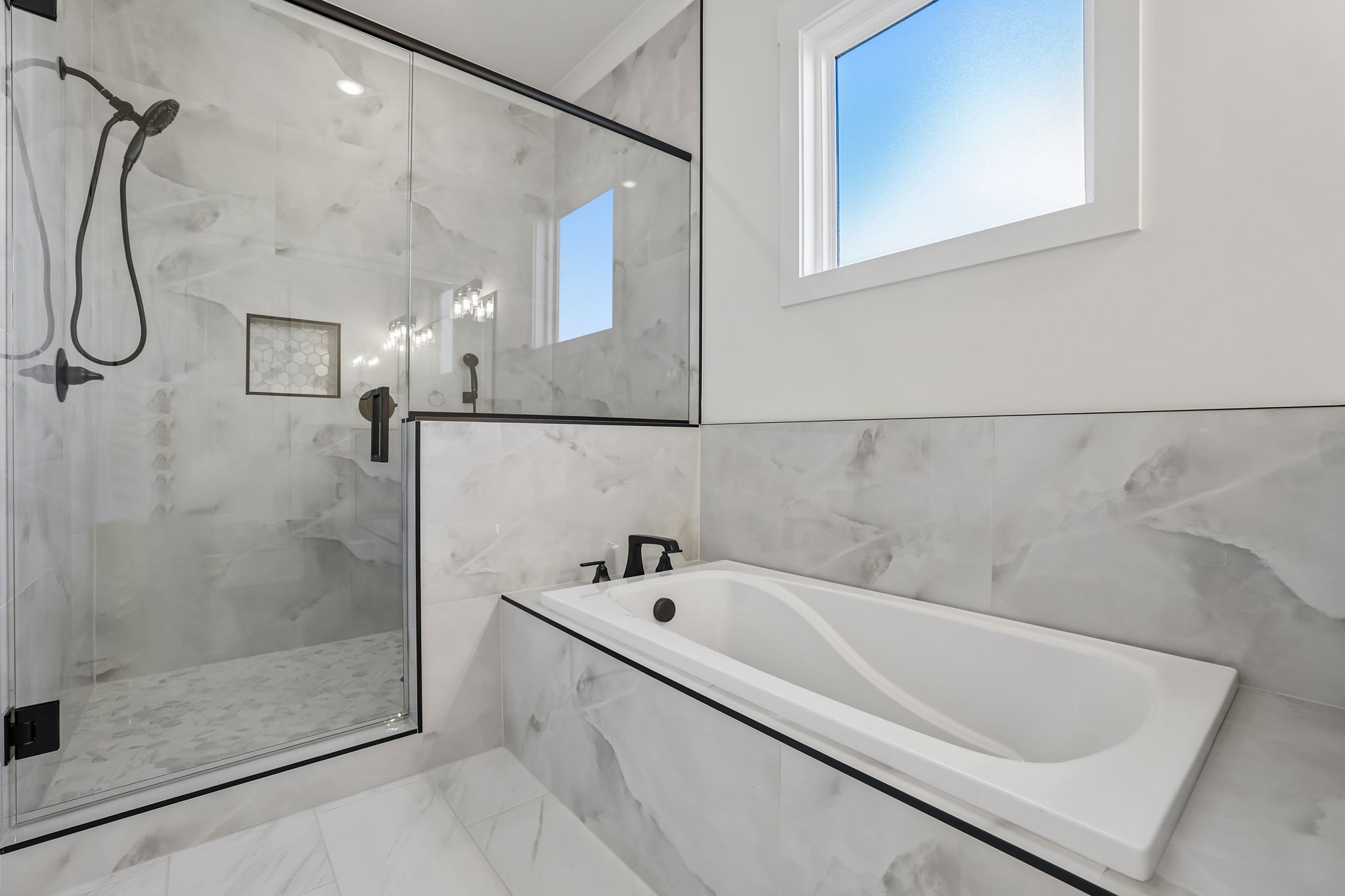123 Lookout Dr