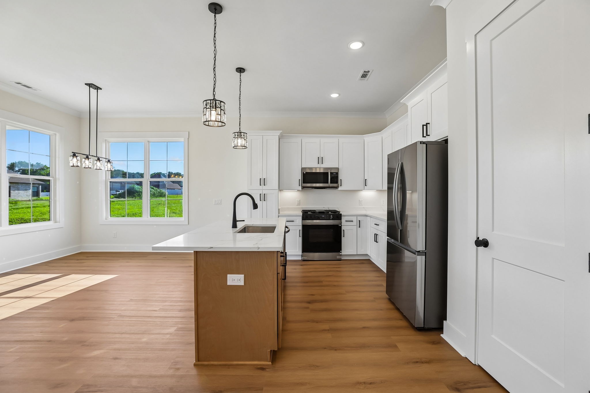 123 Lookout Dr