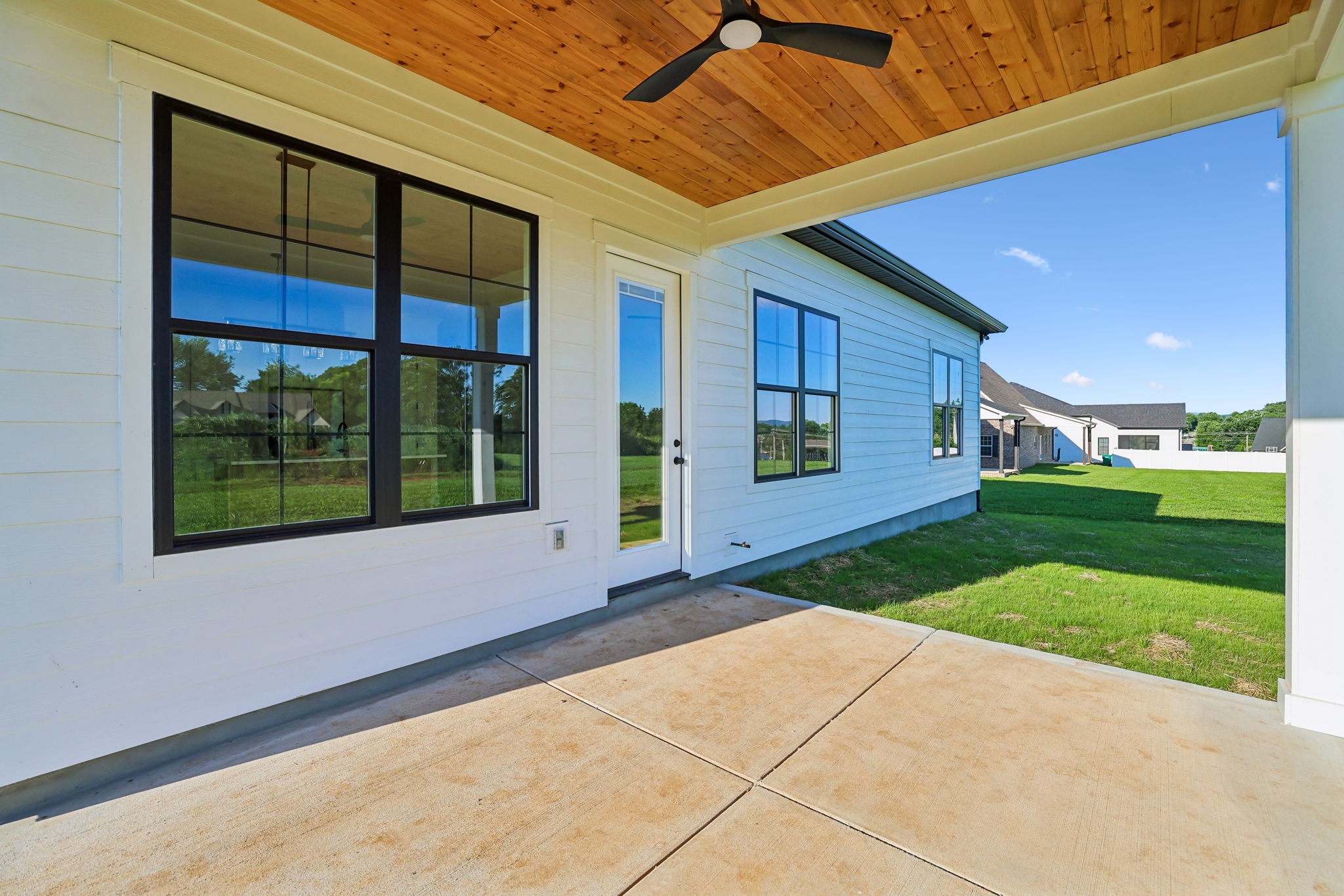 123 Lookout Dr
