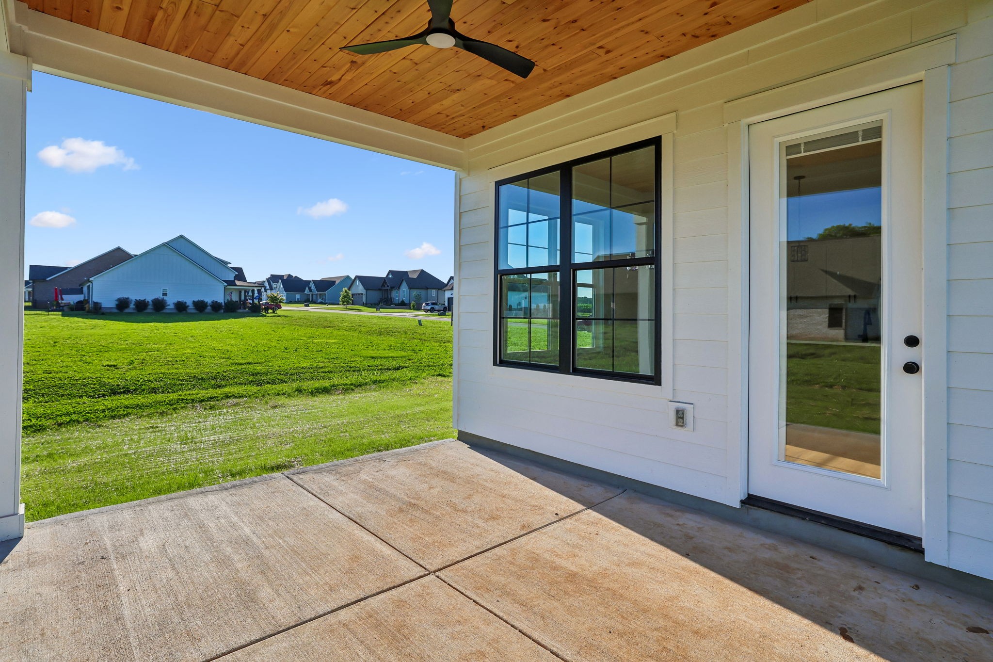 123 Lookout Dr