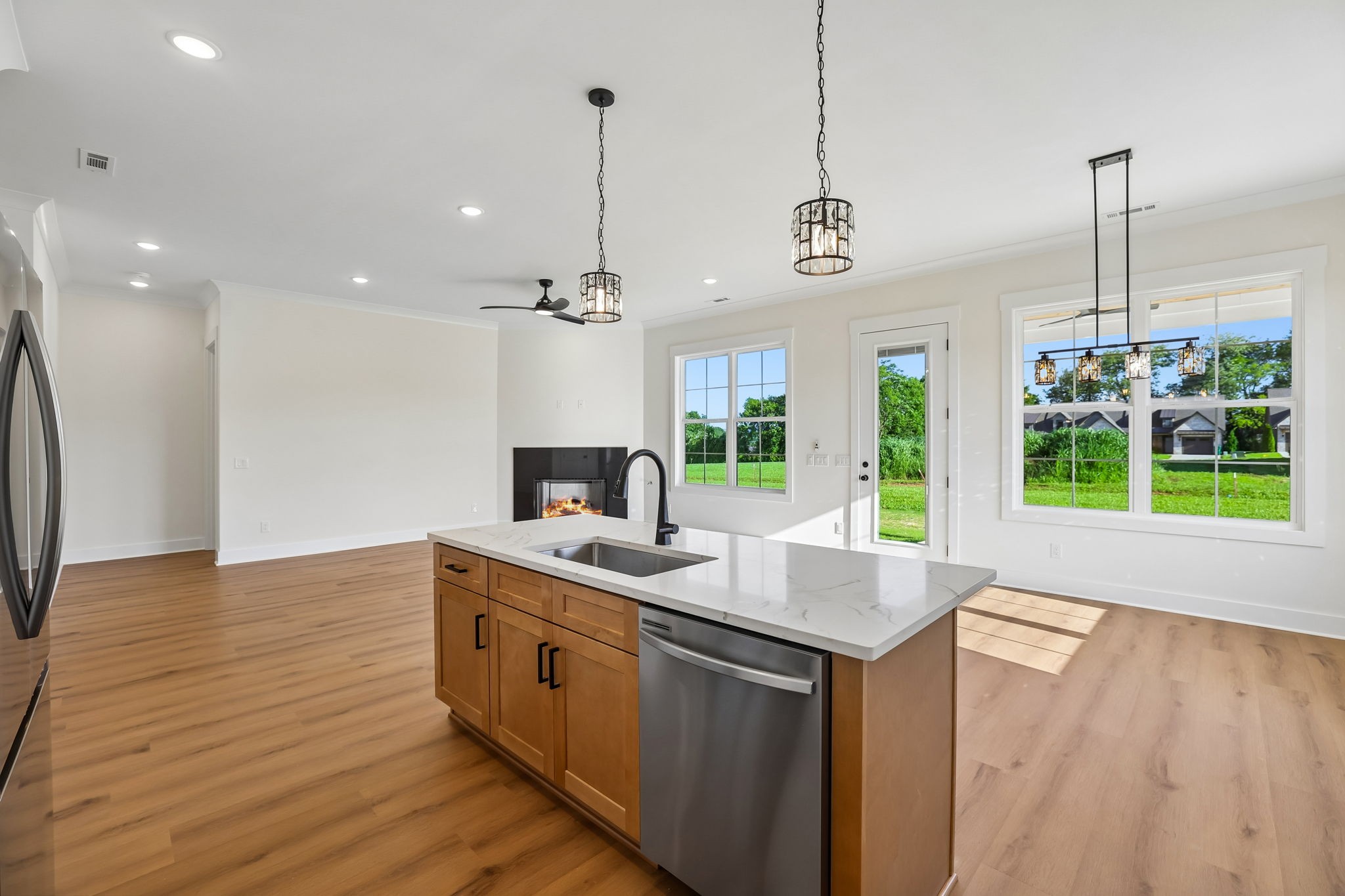 123 Lookout Dr