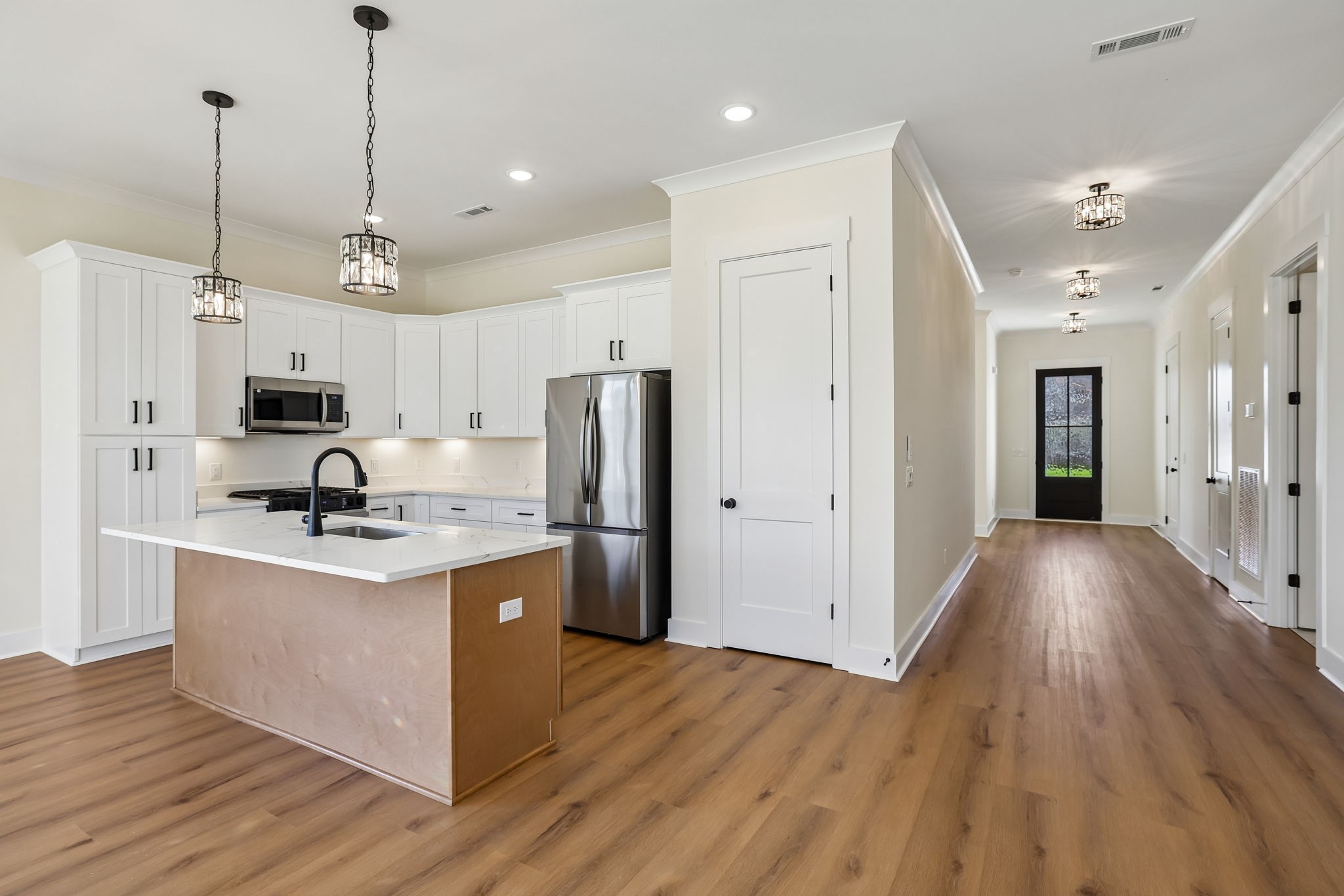 123 Lookout Dr