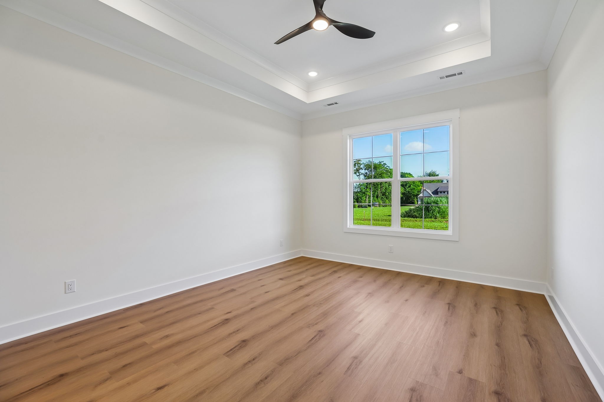 123 Lookout Dr