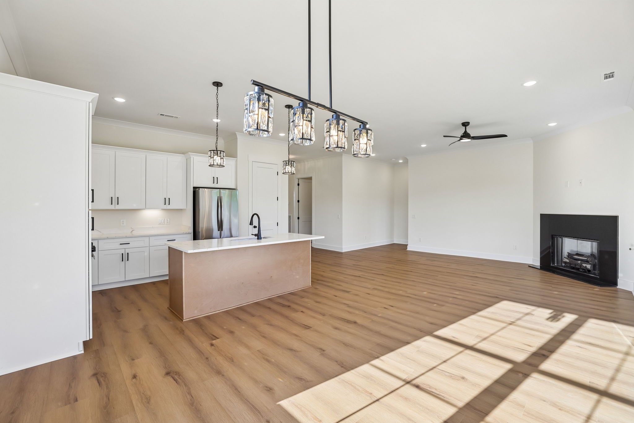 123 Lookout Dr
