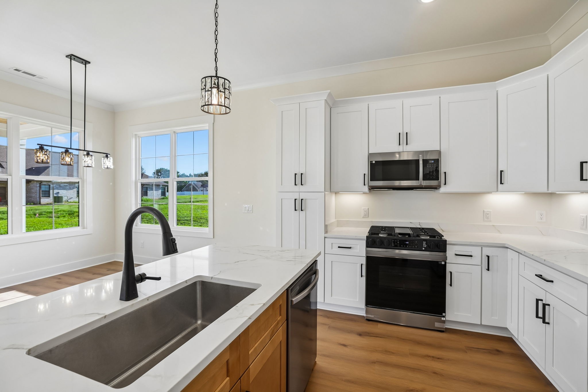 123 Lookout Dr