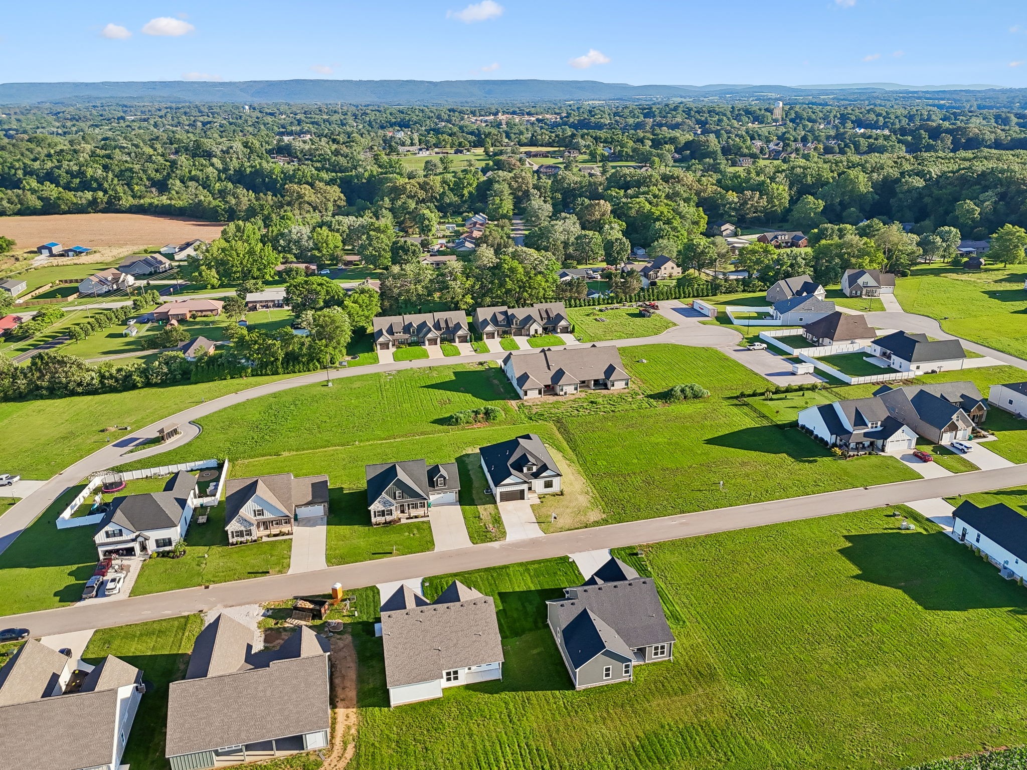 123 Lookout Dr