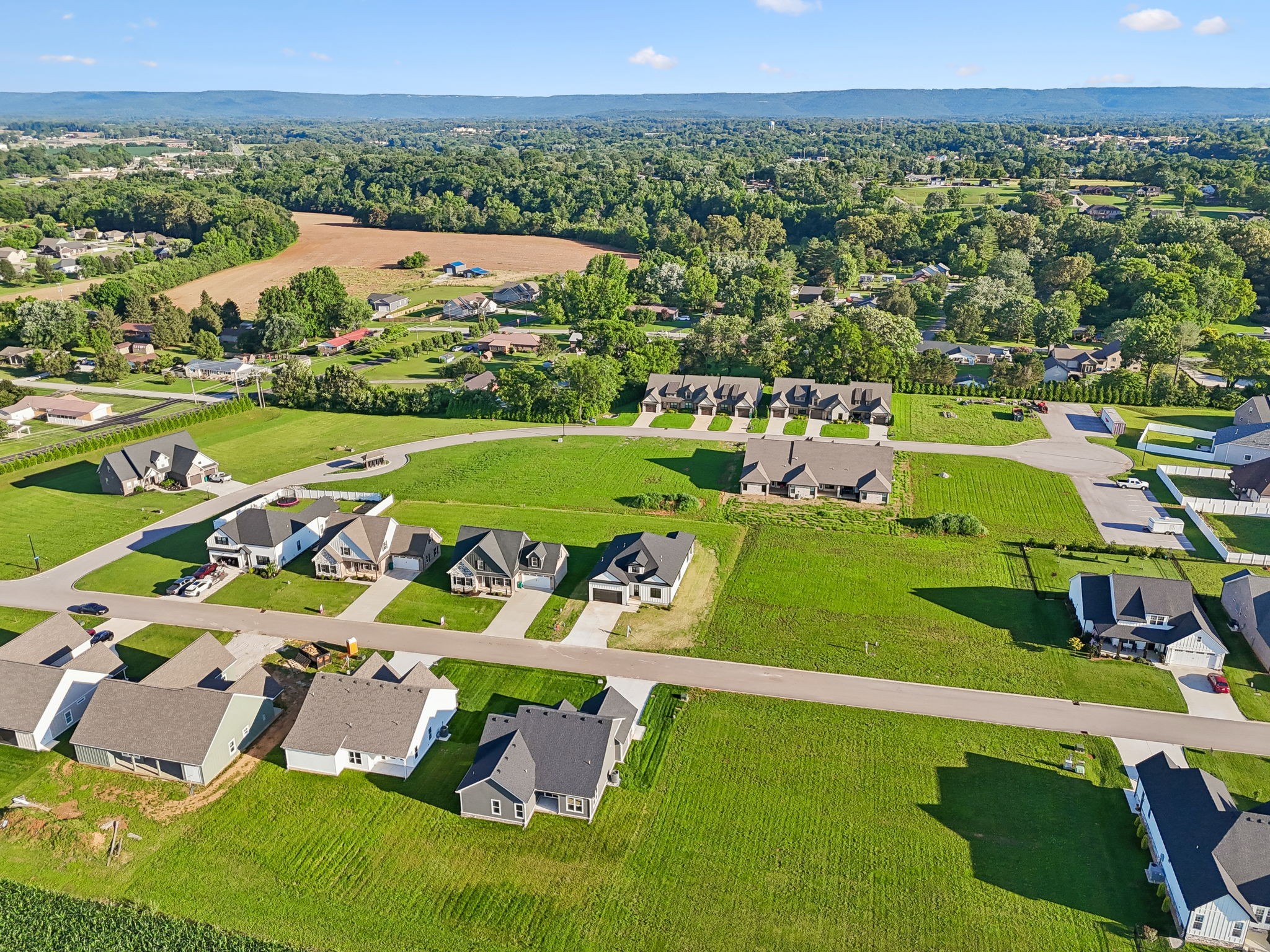 123 Lookout Dr