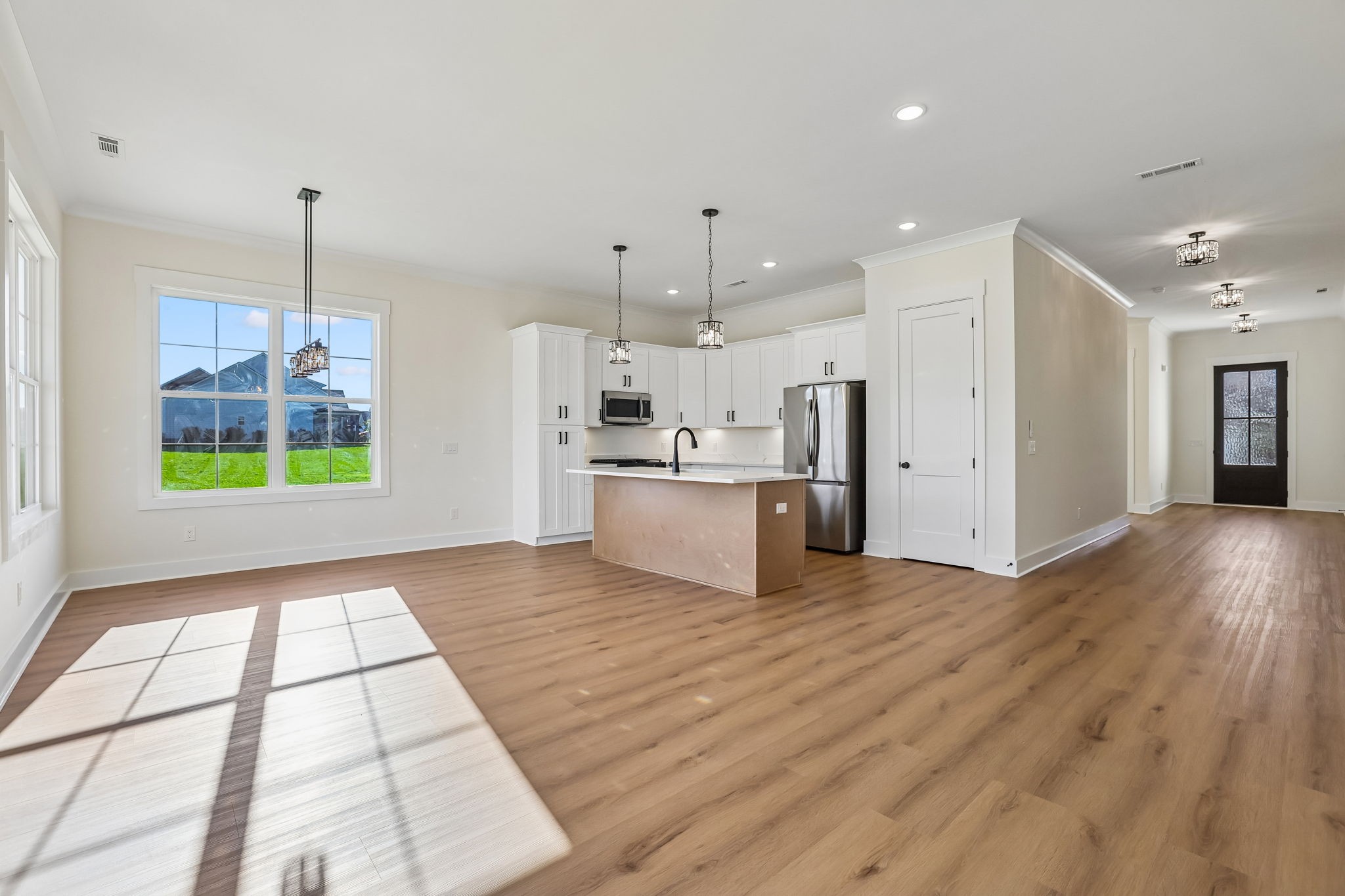 123 Lookout Dr