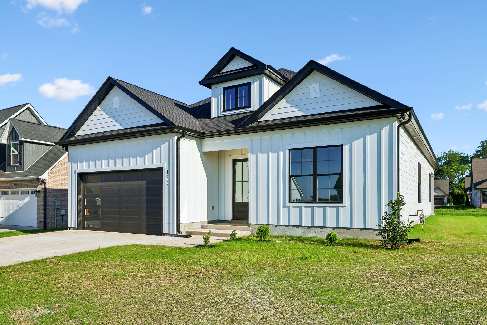123 Lookout Dr