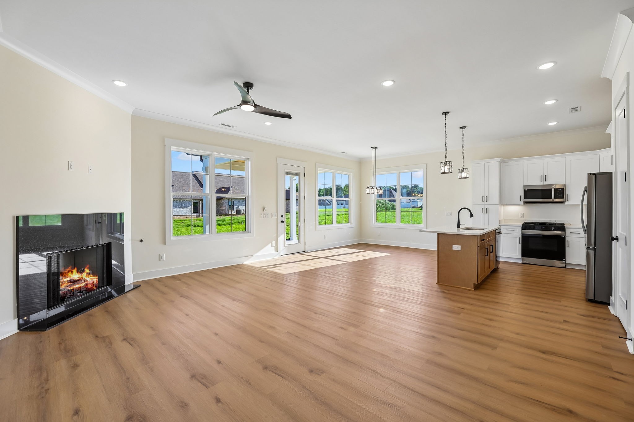 123 Lookout Dr