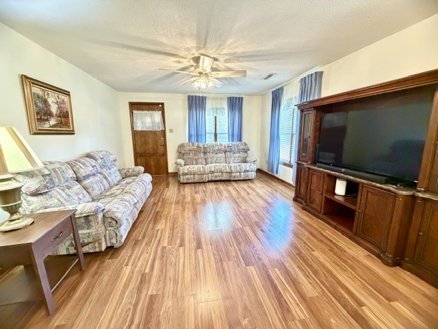 603 N Main St