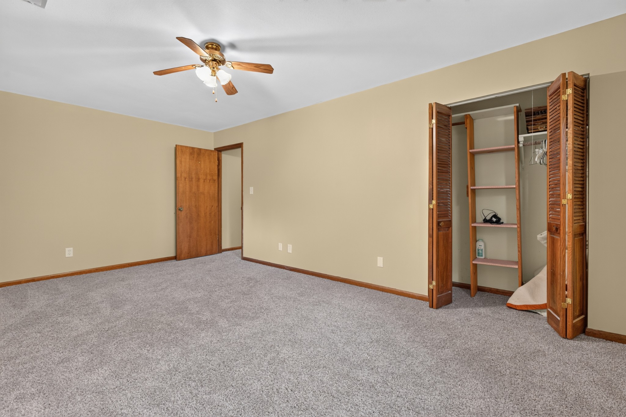 466 Willow Oak Dr