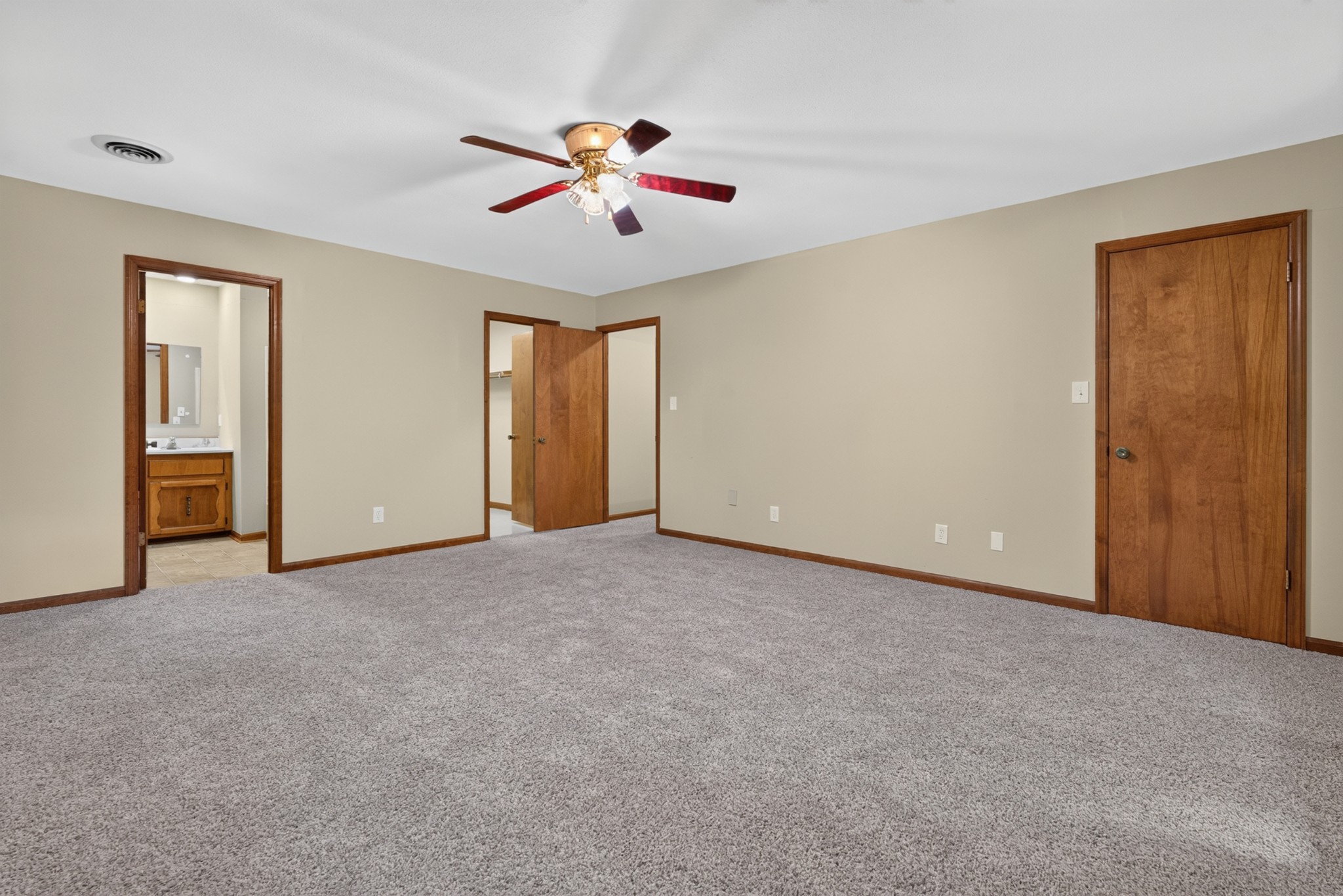 466 Willow Oak Dr