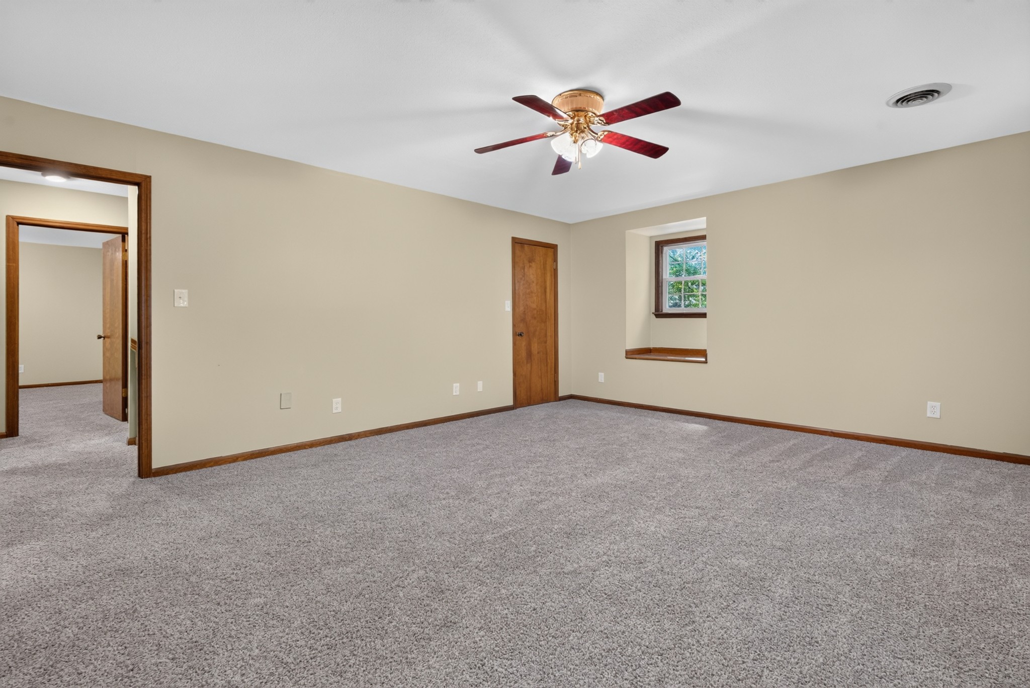 466 Willow Oak Dr